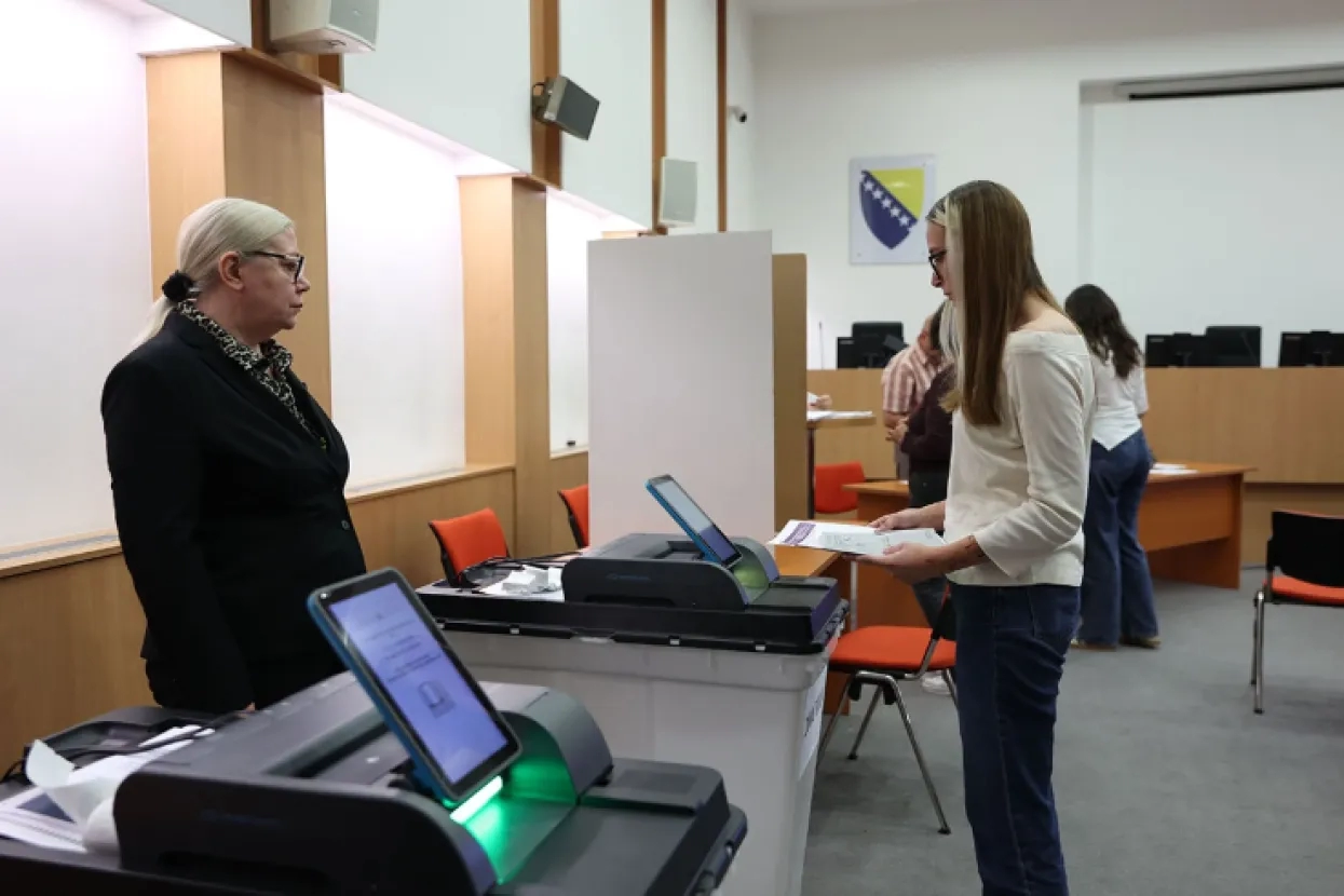 IZBORI NA APARATIMA Tehnologija jamči regularnost, političari jamče propast